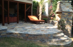 Cottage living-Ledge stone stone veneer